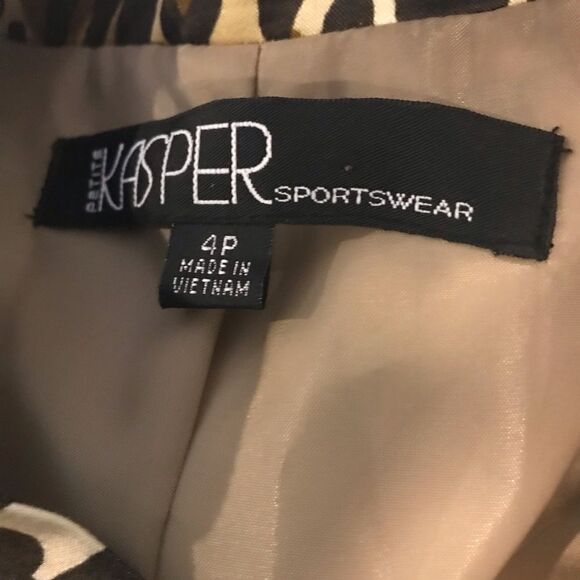 Kasper Skirt Suit Women's Size 4P Leopard Print 2-Piece Set Skirt & Blazer NWT - Picture 7 of 9